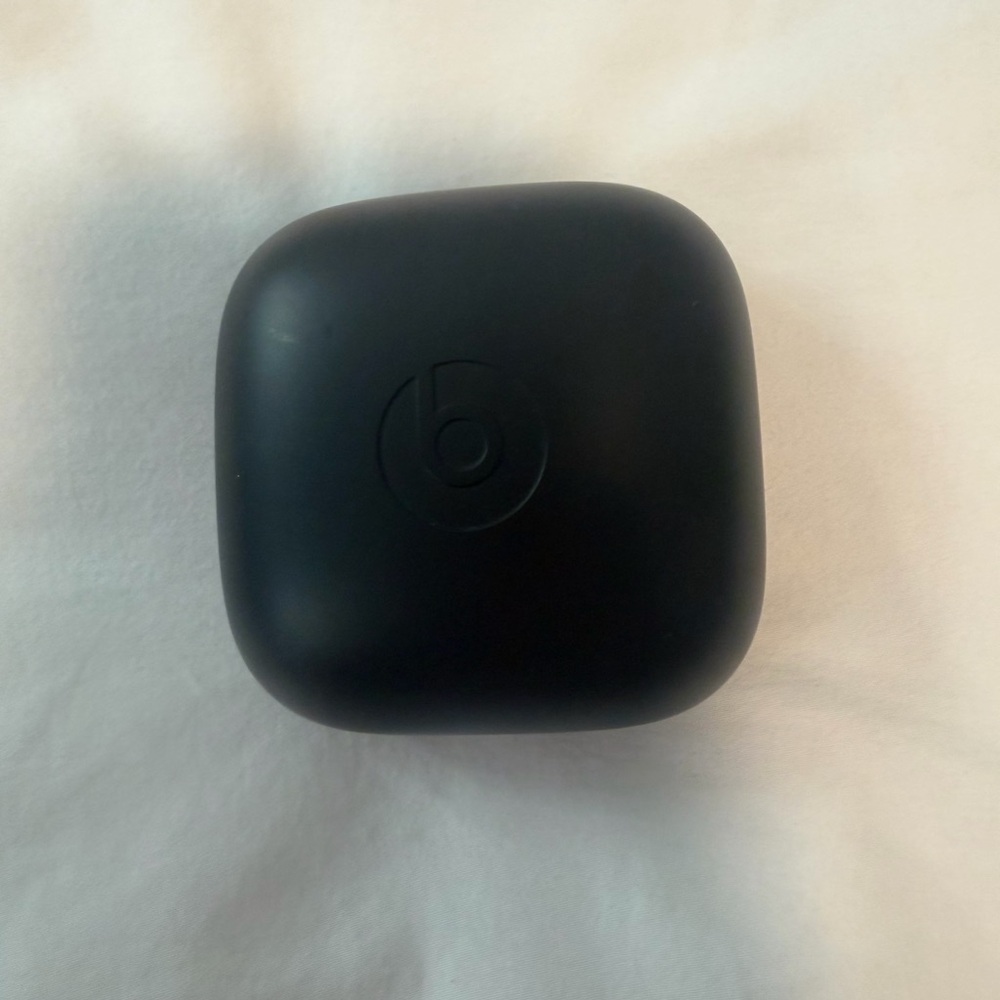 Dr Dre Power Beats wireless headphones - Picture 2 of 3